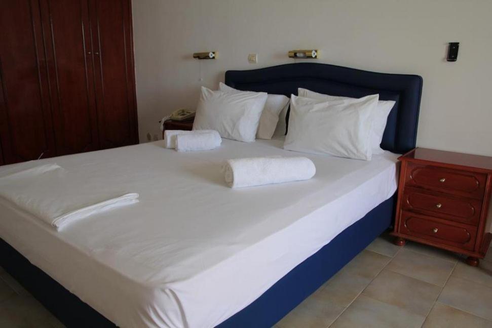 كارباثوس Mediterranean Hotel المظهر الخارجي الصورة