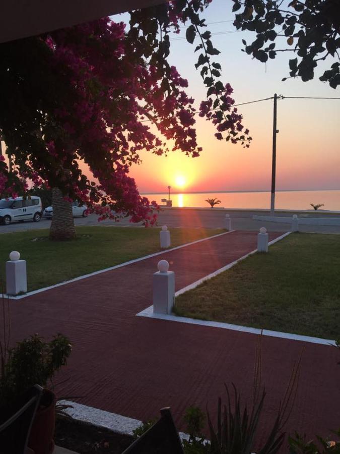 كارباثوس Mediterranean Hotel المظهر الخارجي الصورة